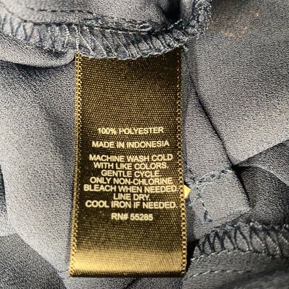 NWT Express navy blue hi-low shear top with open slit sleeves. - Picture 8 of 9